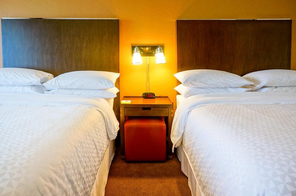 โฟร์ พอยต์ส บาย เชอราตัน ฟีนิกซ์ เซาธ์ เมานต์เทน Hotel ภายนอก รูปภาพ